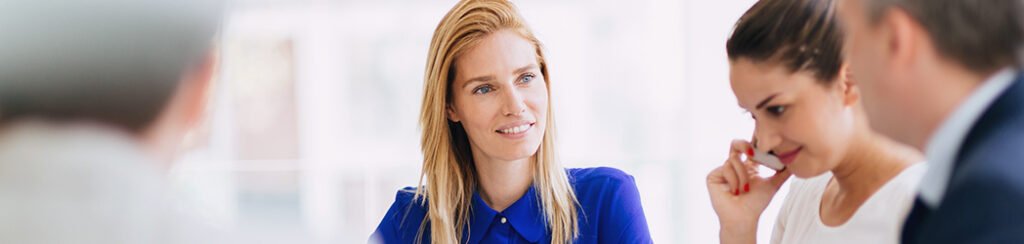 She explains the immigration lawyer to visa applicants